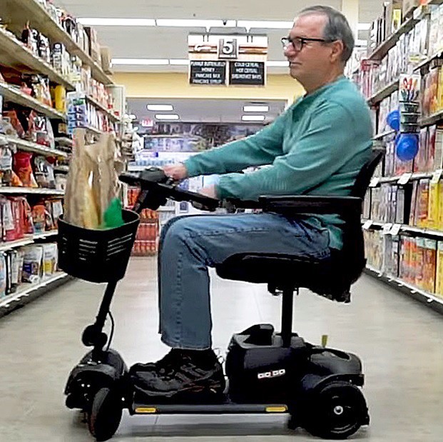 Go-Go® Elite Traveller® 2 - 4-Wheel Scooter With iTurn Technology - Effortlessly Navigate While Shopping in Stores