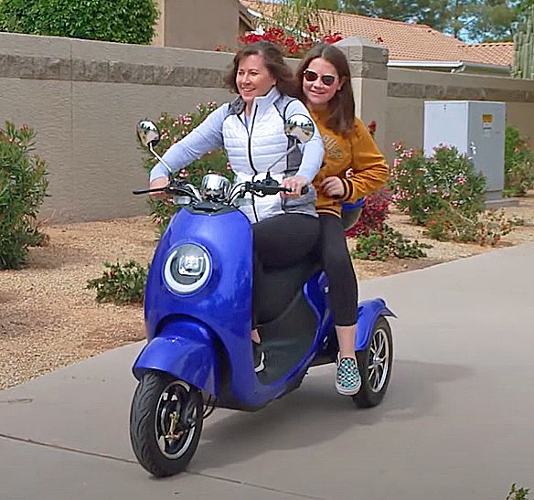 EW-Bugeye Recreational Scooter - A Recreational Scooter Built for Two