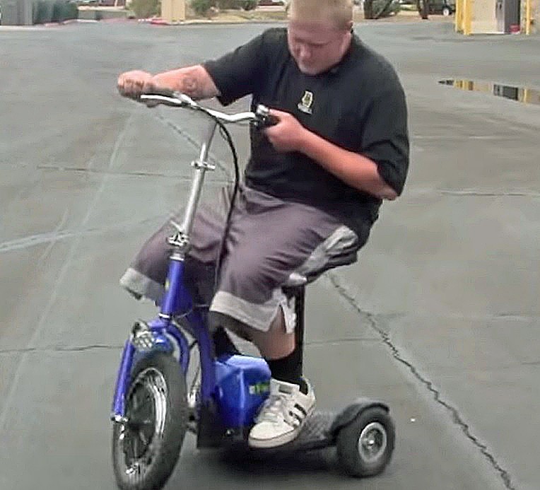 EW-18 Stand-N-Ride Scooter - Ability to Make a 360 Degree Turn Within a 22 inch Space