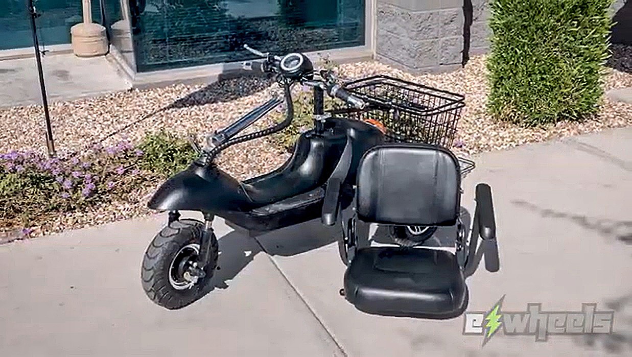 EW-20 Sporty Scooter – For Easy Transport - Folding Tiller and Removable Seat