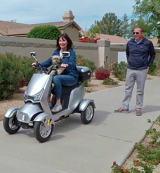 EW-75 Touring Recreational Scooter - Fun, Safety, Speedy